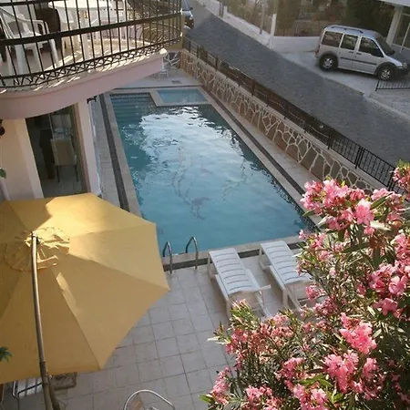 Otel Golden Kum